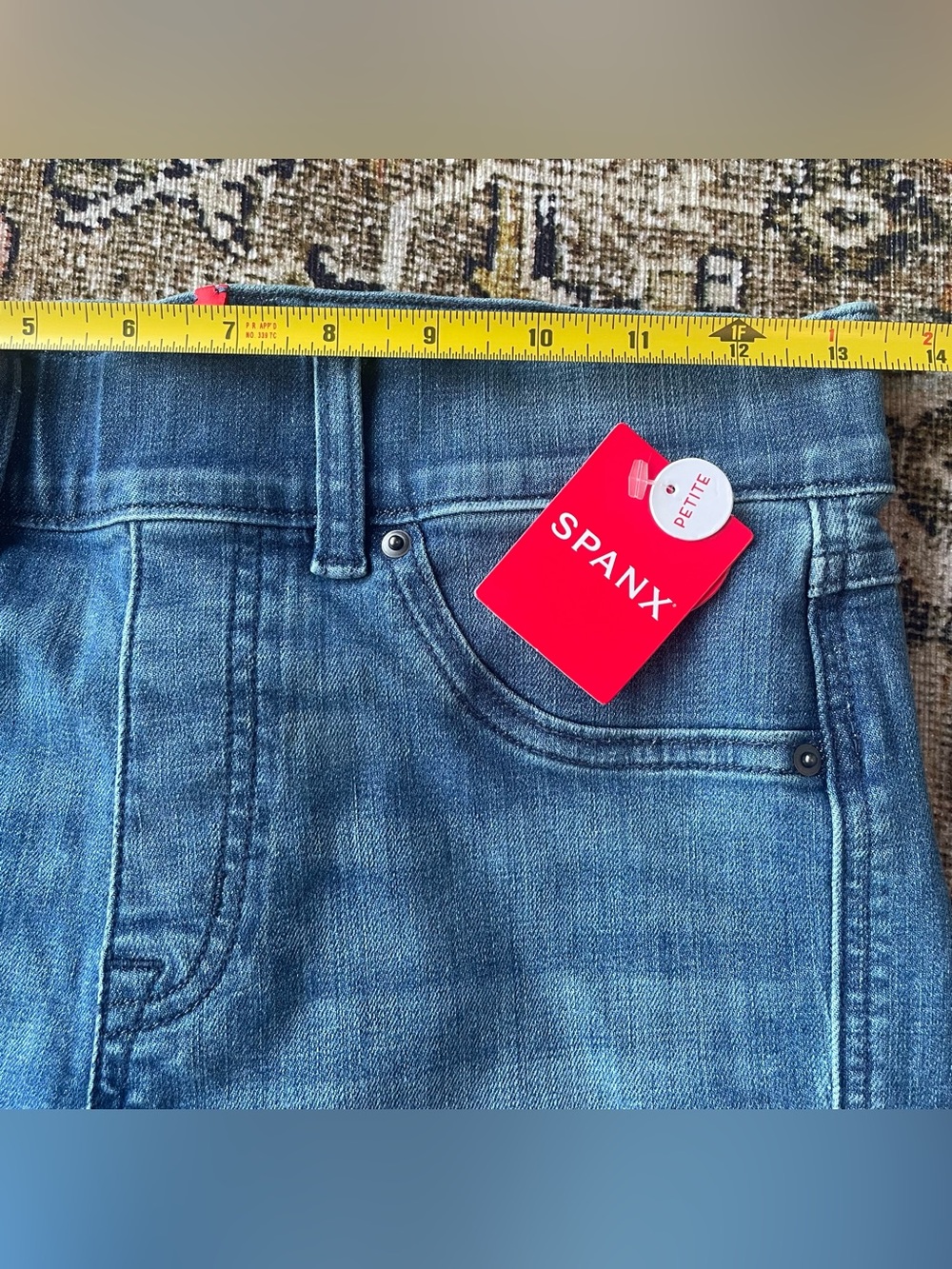 SPANX Denim Cropped Kick Flare Jeans Pull On Stretch Womens Small Petite S P SP - Picture 3 of 8